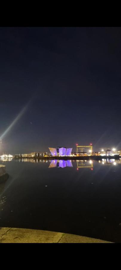 Sailortown Stays - 4 Star Luxury Apartment Belfast Buitenkant foto