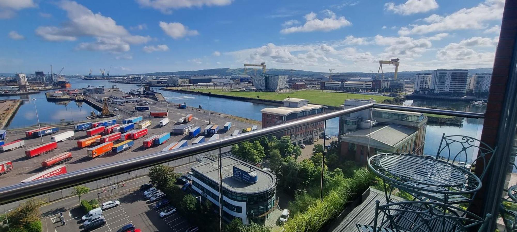 Sailortown Stays - 4 Star Luxury Apartment Belfast Buitenkant foto