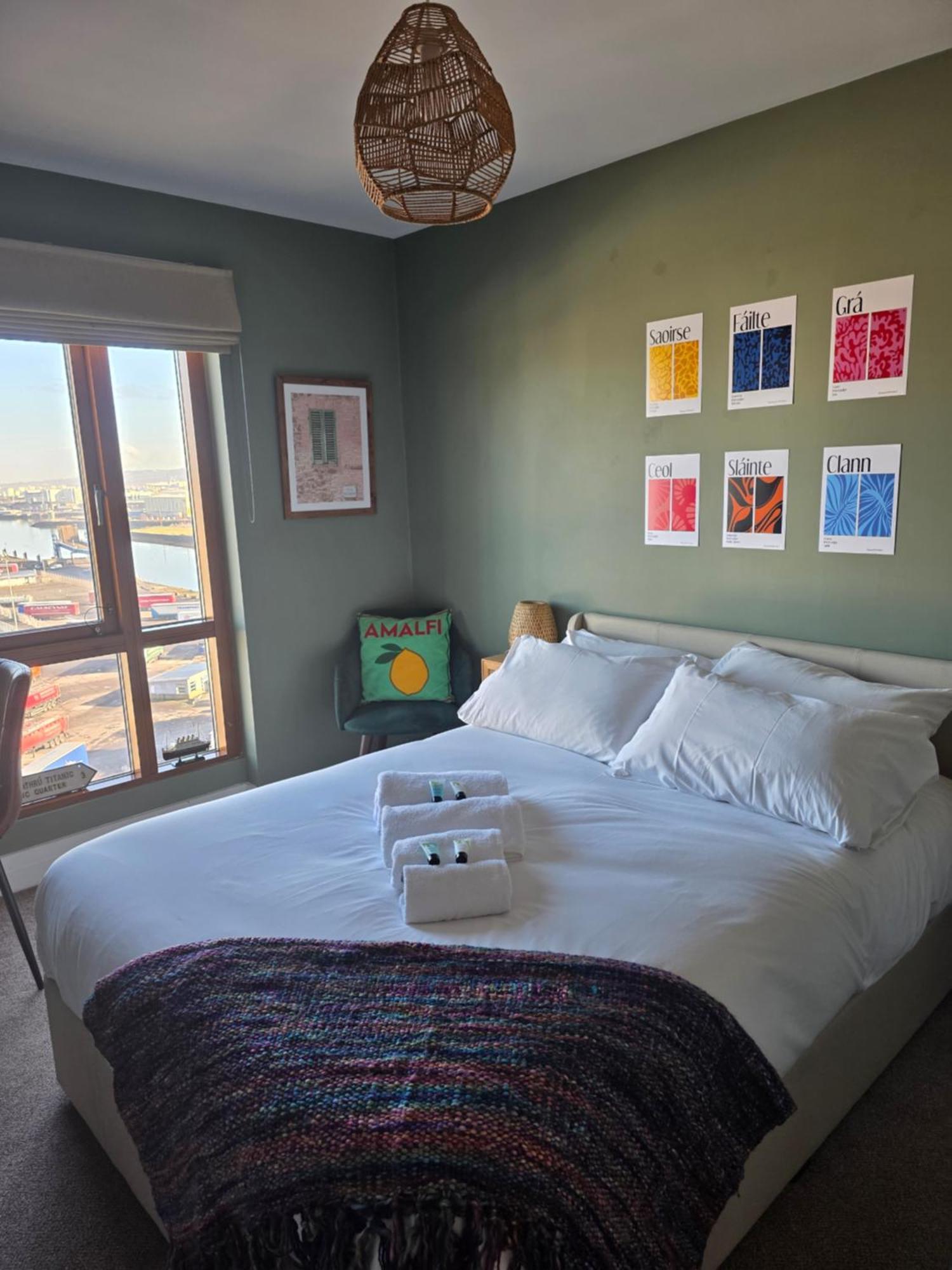 Sailortown Stays - 4 Star Luxury Apartment Belfast Buitenkant foto